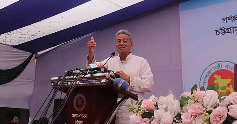 কথা বলছেন অর্থমন্ত্রী